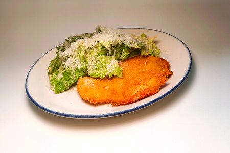 Шницель, ромейн, цезарь