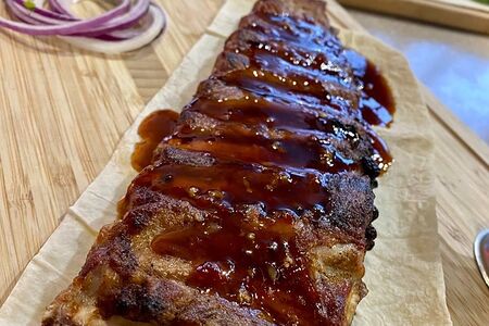 Рёбра свиные XL и фирменный соус