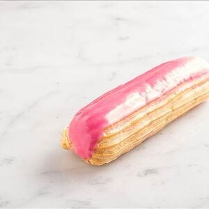 Эклер малиновый