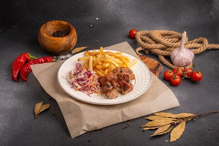 Бизнес-ланч с картошкой фри