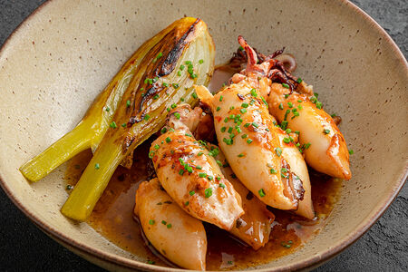 Кальмар лолиго, фаршированный креветками