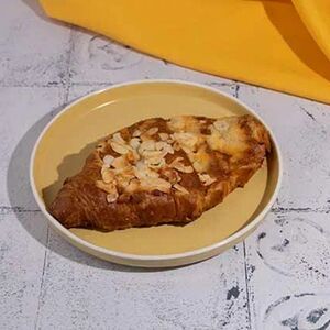 Круассан миндальный