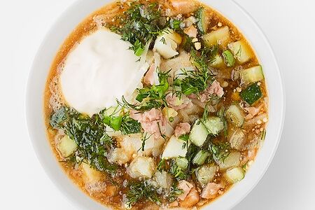 Окрошка с колбасой и редисом