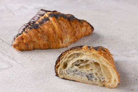 Круассан с маком