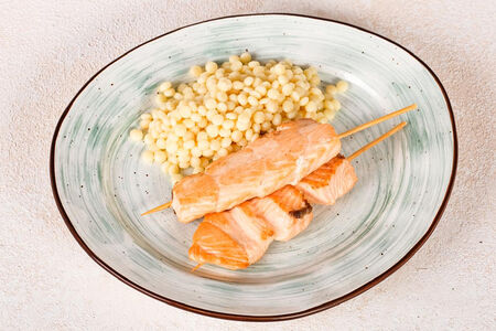 Семушка на шпажке с кус-кусом