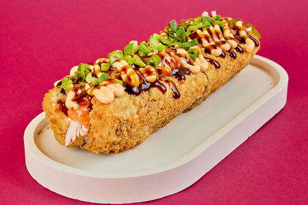 Ролл дог с лососем и крабом