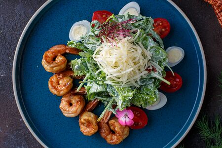 Цезарь с креветками 