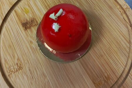 Десерт Малиновая бомба