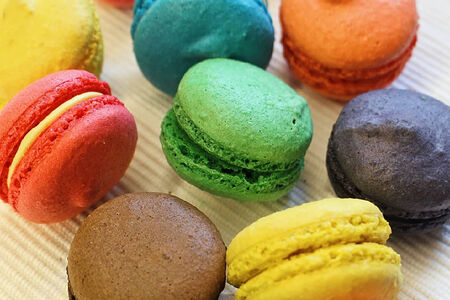 Макаронс миндальное