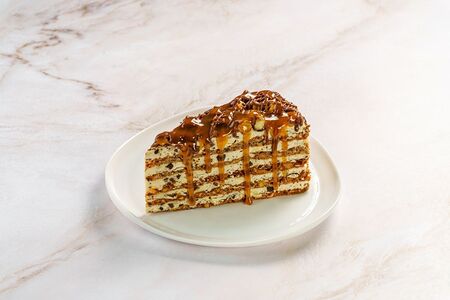 Карамельно-ореховый кейк