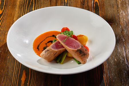 Стейк из тунца