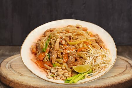 Фо Сао (вок с рисовой лапшой)