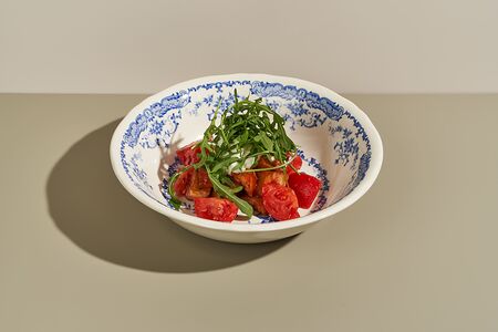 Салат с баклажанами и страчателлой