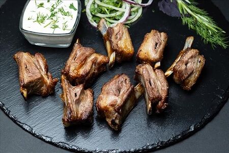 Ребра ягненка на углях