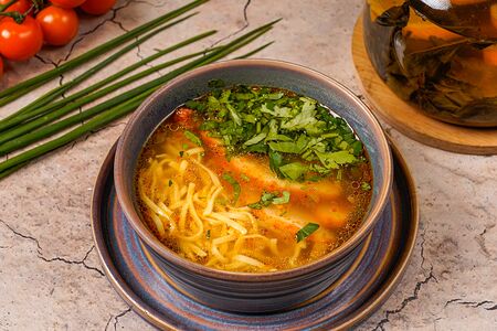 Куриный суп с лапшой