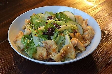 Салат с кальмаром