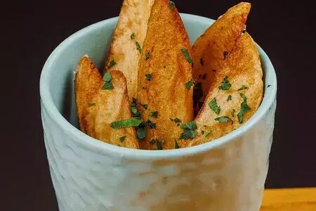 Картофельные дольки в специях