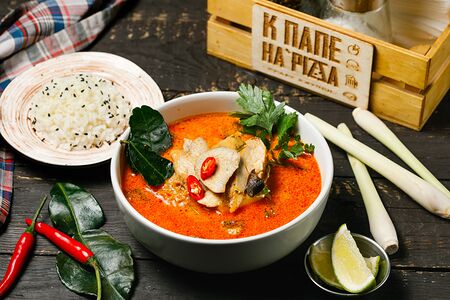 Суп Том ям с курицей