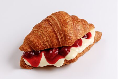 Ягодный круассан