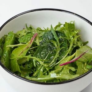 Листья салата с соусом цитронет 15г