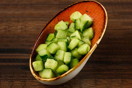 Свежий огурец