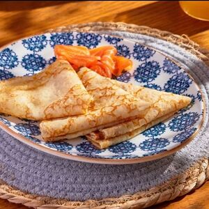 Блины со слабосоленой форелью