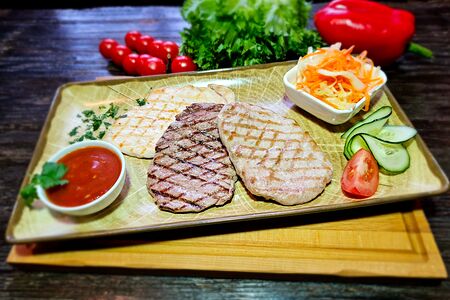 Ассорти из отбивных