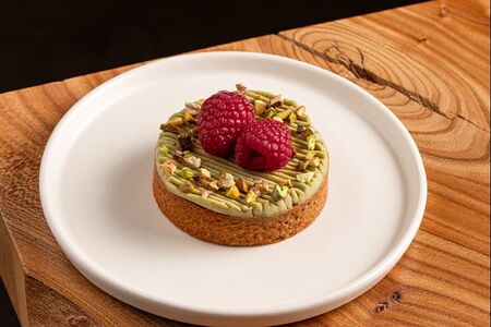 Тарталетка фисташка-малина