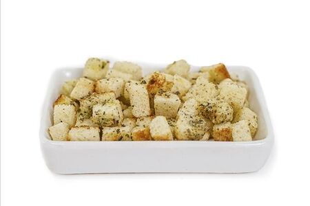 Гренки белые с чесноком и орегано