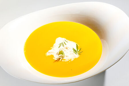 Тыквенный крем-суп со страчателлой