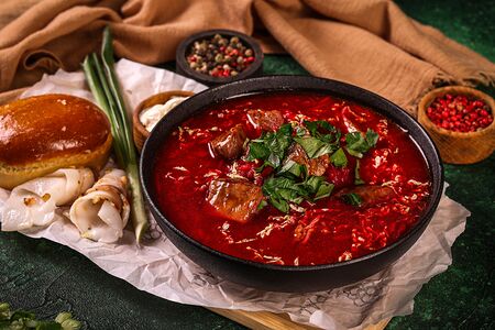 Борщ с томленой говядиной