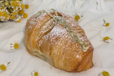 Круассан Фисташковый