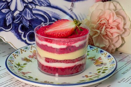 Трайфл Клубничный бархат