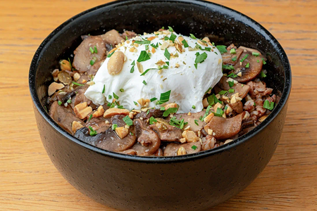 Греча с грибами и яйцом