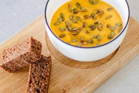 Тыквенный крем-суп с бородинскими гренками