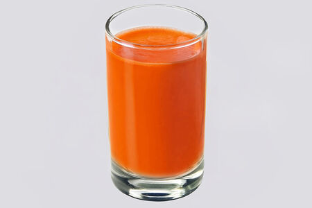 Свежевыжатый морковно- яблочный сок