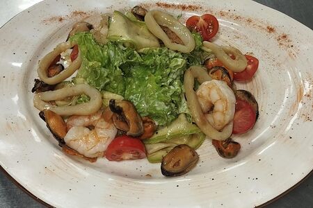 Салат из морепродуктов