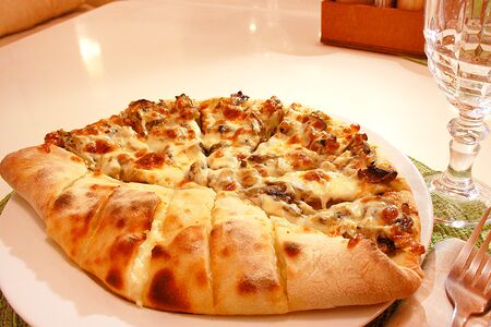 Фирменная пицца-дуплет Бонапарт