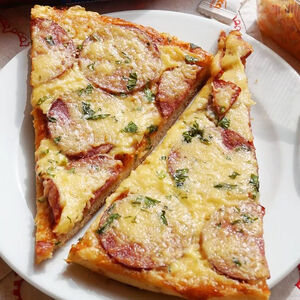 Пицца Студенческая кусочек