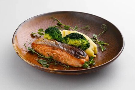 Лосось гриль с картофельным пюре