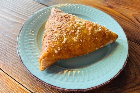 Конвертик с яблоком и корицей