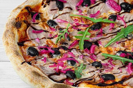 Тунец и лук 