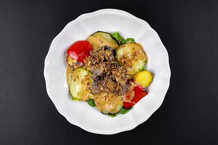 Теплый салат из телятины