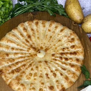 Пирог с картошкой средний 