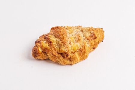 Круассан с малиной