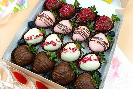 Клубника в шоколаде Callebaut №175