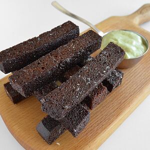 Гренки чесночные