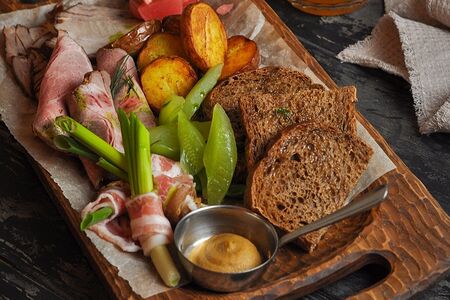 Три пятачка