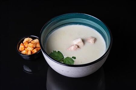 Сливочный суп с лососем