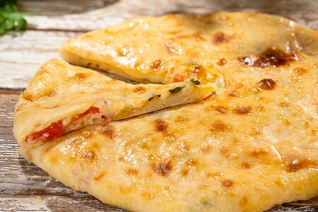 Пирог Сыр, помидоры и зеленый лук